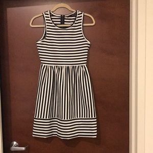 Summery stretch! navy white stripe Outback Red dress size small. Worn once!
